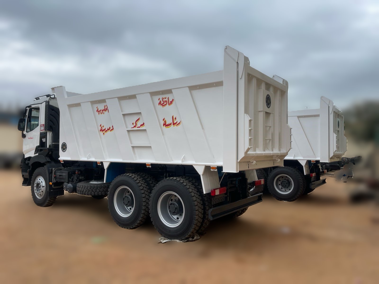 Tipper truck side view